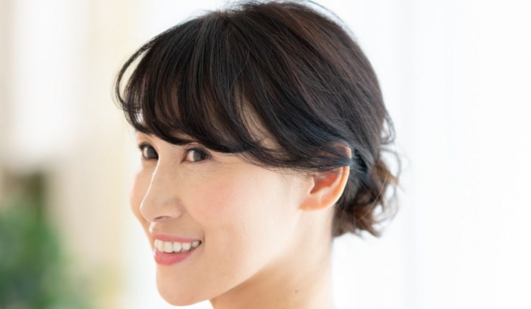 40代でも似合うお団子ヘアって メッシーバン のやり方７ステップ Precious Jp プレシャス