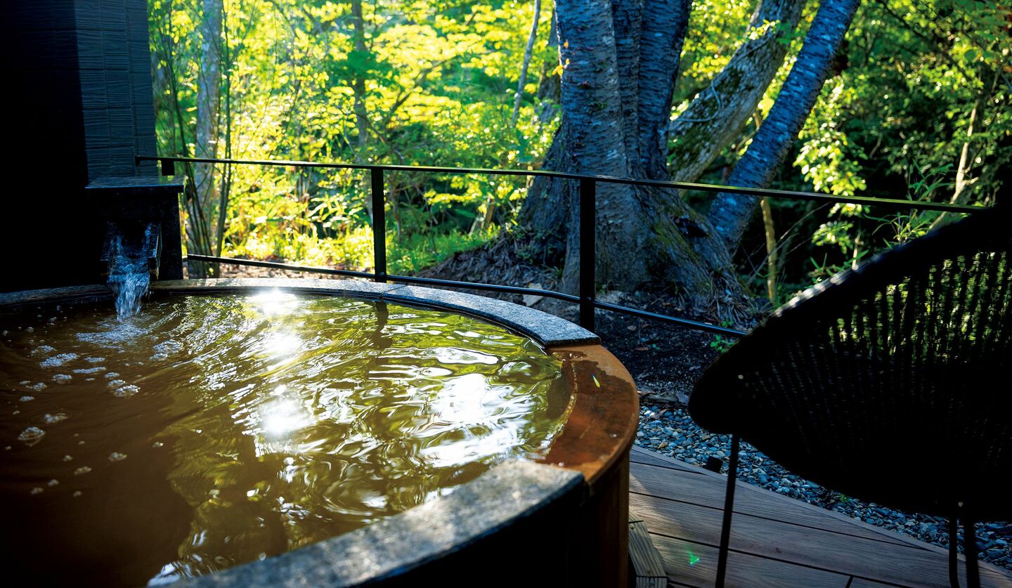 宮城県・鎌先温泉の温泉旅館「THE YUKAWA一條支店」の露天風呂と客室