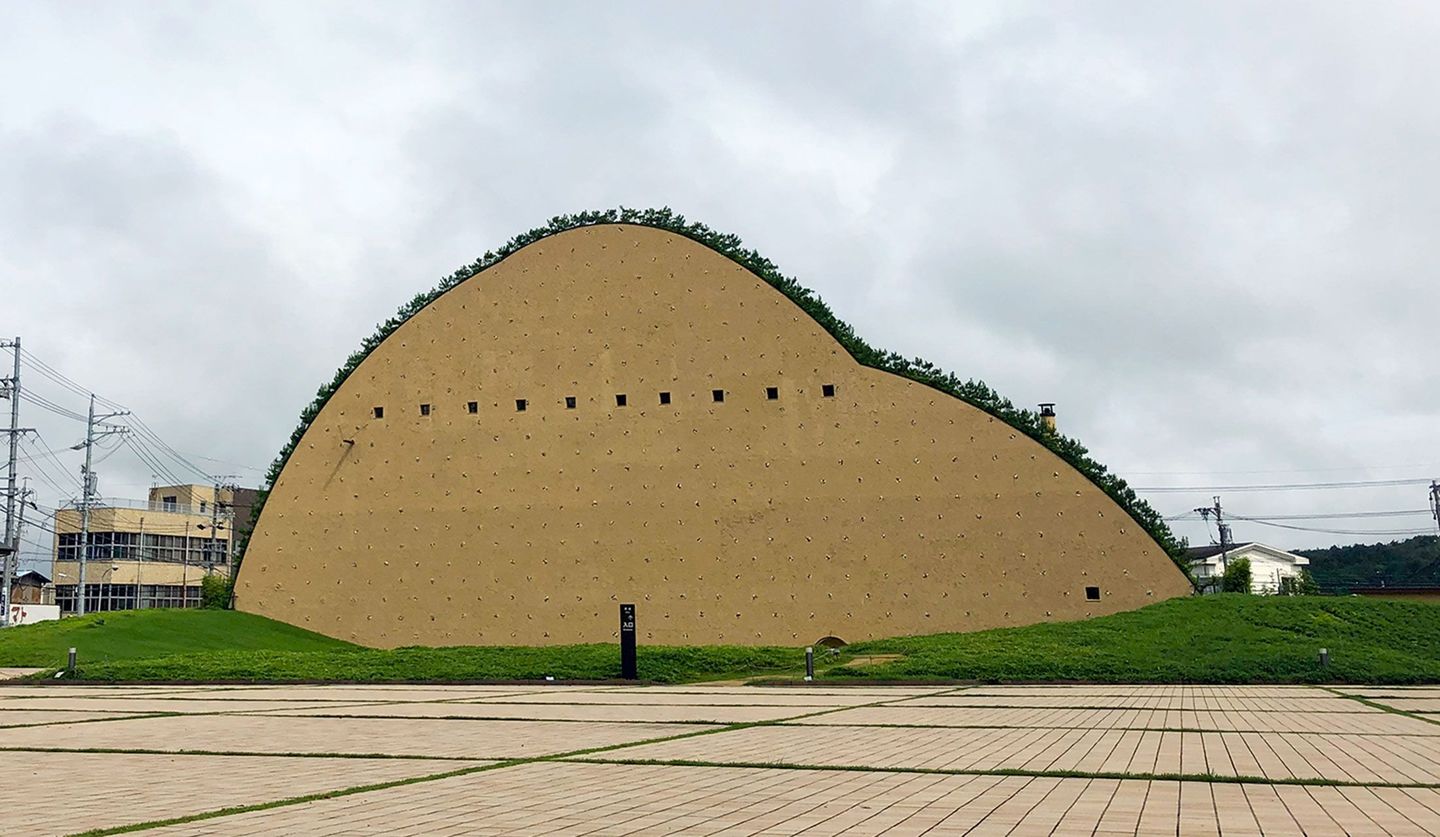 岐阜県多治見市にある、建築家・藤森照信さん設計によるモザイクタイルミュージアムの外観