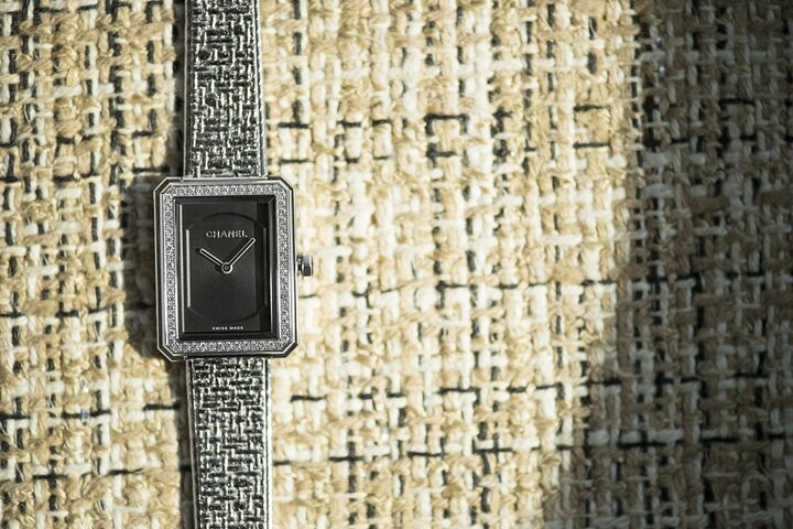 時計『ボーイフレンド ツイード』［ケース：ステンレススチール×ダイヤモンド　ケースサイズ：縦27.9×横21.5㎜　ブレスレット：ステンレススチール　クオーツ］￥792,500