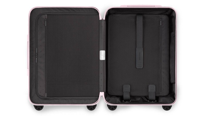 リモワの「エッセンシャル」から登場する限定カラー「バレリーナ ピンク」