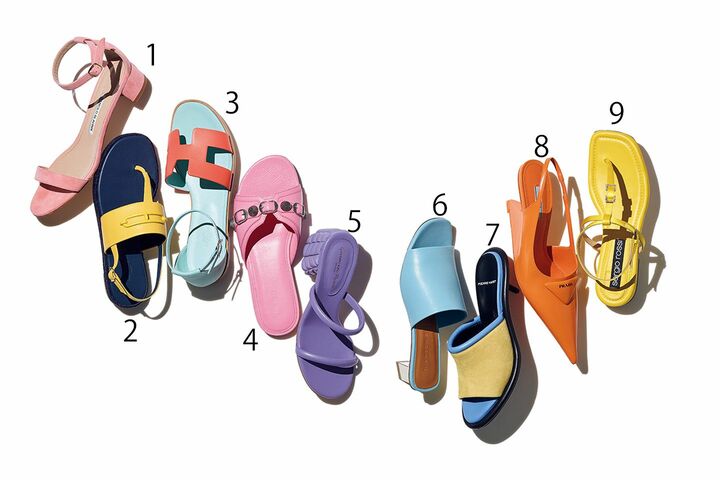 1.編み込み風のチャンキーヒールが印象的。［ヒール：6㎝］￥116,600（ジャンヴィト ロッシ ジャパン）、2.アンティーク調シルバーのバックルがシックな趣を添えて。［ヒール：フラット］￥93,500（バレンシアガ）、3. オレンジ×ミント配色がチャーミングな佇まいを演出。［ヒール:フラット］￥114,400・4.ヘルシーな色香が漂うイエローサンダル。［ヒール：フラット］￥111,100（エルメスジャポン）、5. スエードの上品な発色とクラシカルなデザインがマッチ。［ヒール：3.5㎝］￥105,600（ドゥロワー 二子玉川店〈マノロ ブラニク〉）