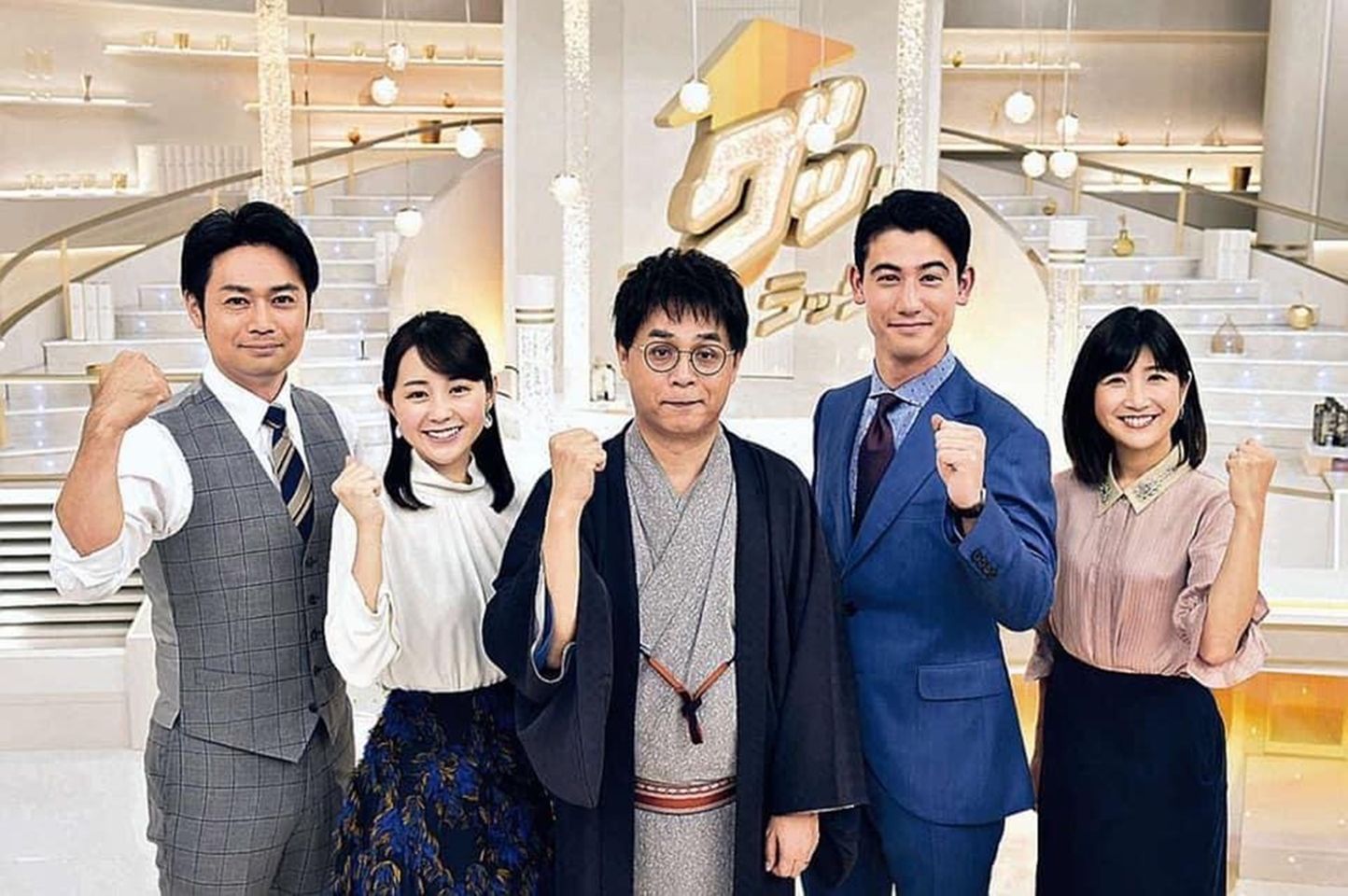 平日朝の報道番組「グッとラック!」(TBS系)で天気予報を担当(写真一番右が根本さん)