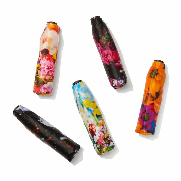 D-VEC × M / mika ninagawa カーボンテクノロジーコンパクトアンブレラ 各¥25,300