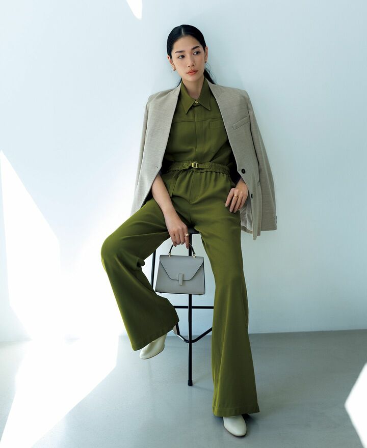 シャツ_1,パンツ_1,ジャケット_1,ピアス_1,指輪_1,バッグ_1,靴_1
