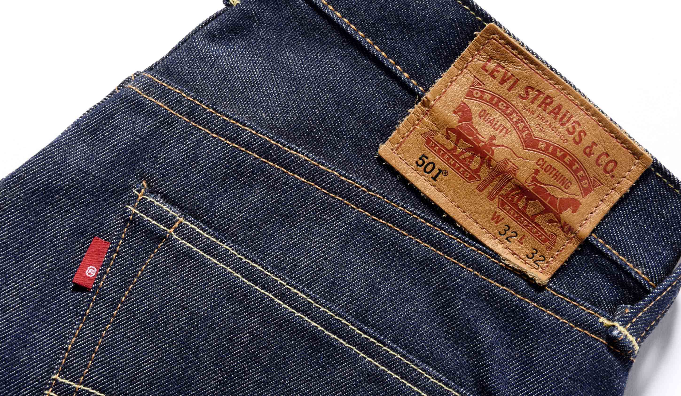 革パッチ501®︎、赤タグはシンプルに。