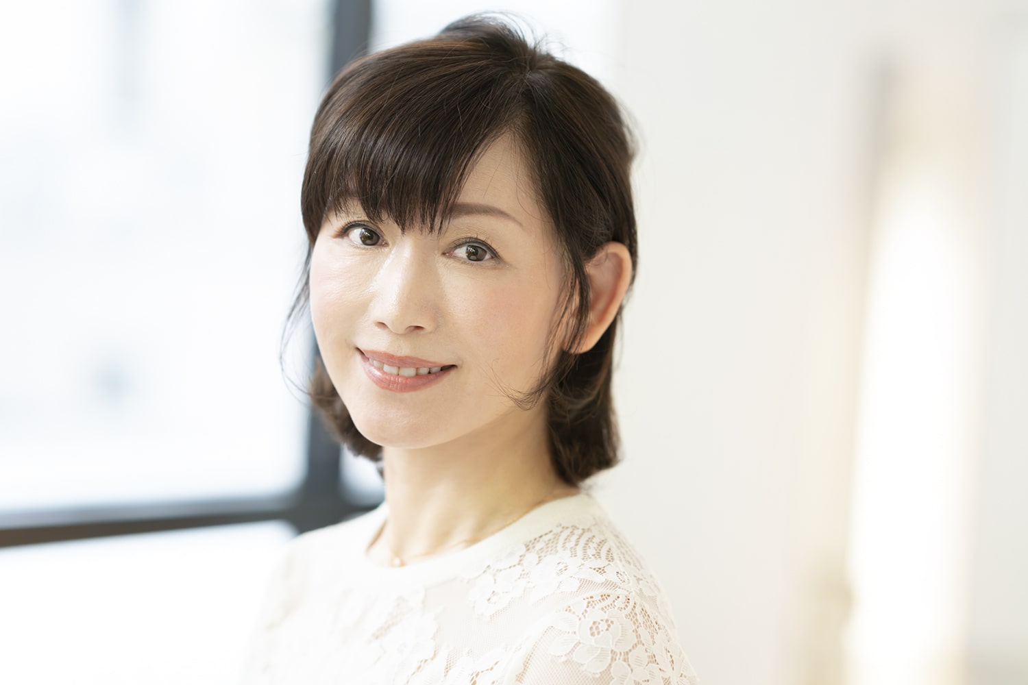 毛束を交差させるひと手間でメリハリのあるスタイルに!