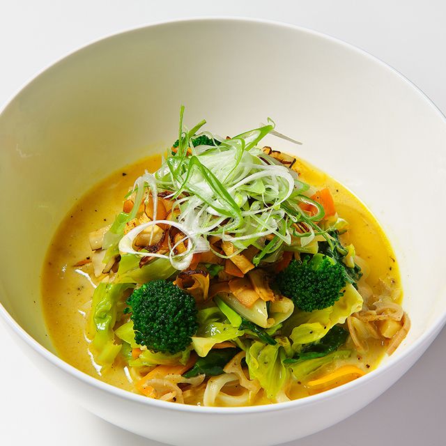 ミルクを使ってコクと旨味をバランス良く仕上げた「七彩うどん」