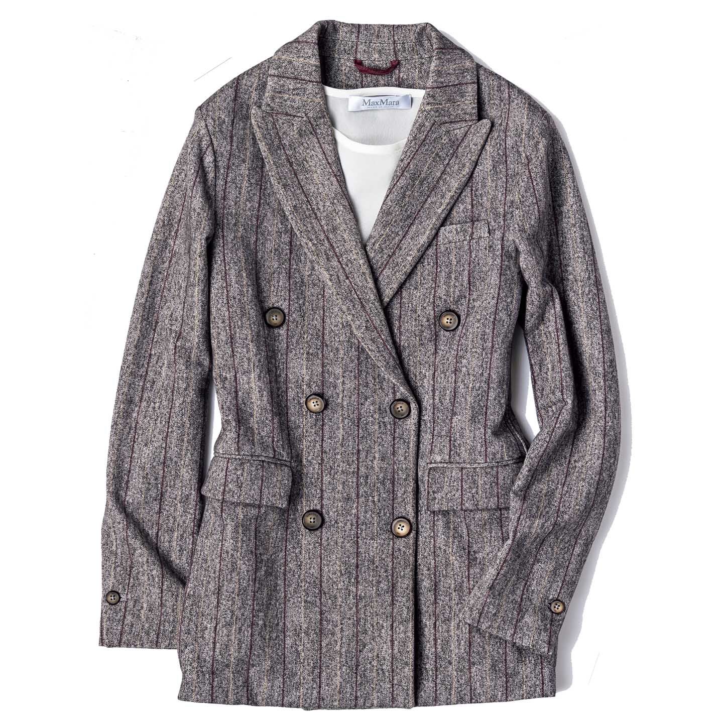ダブルジャケット¥68,000(トヨダトレーディング プレスルーム〈チルコロ1901〉)、2枚重ねのTシャツ¥61,000(マックスマーラ ジャパン〈マックスマーラ〉)