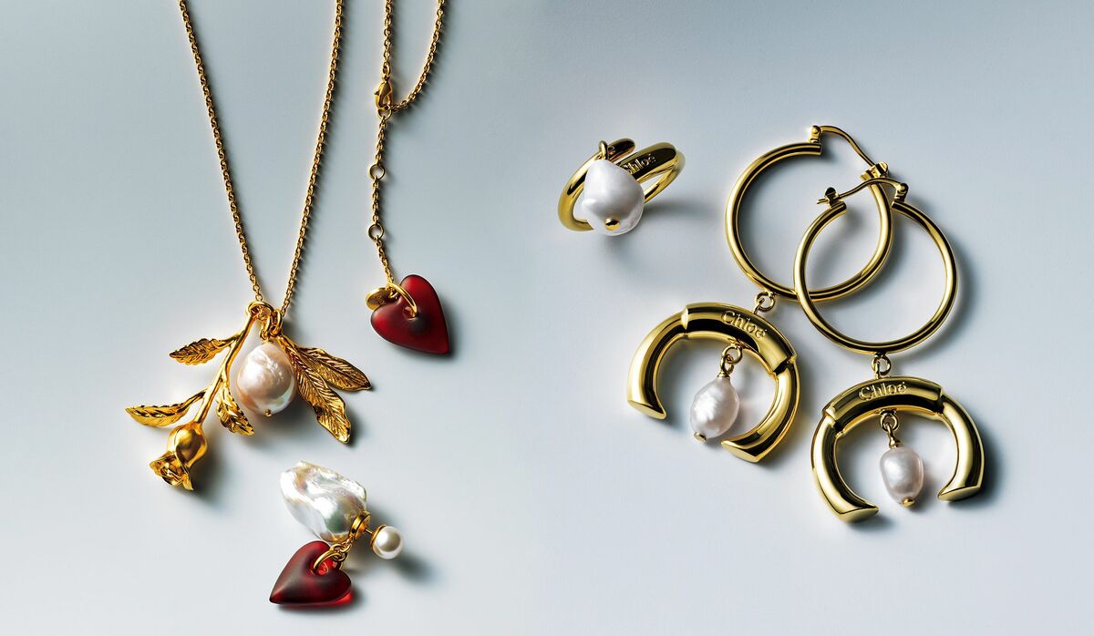 ディオール」や「セリーヌ」など…魅せ上手な女性が熱愛するモード系