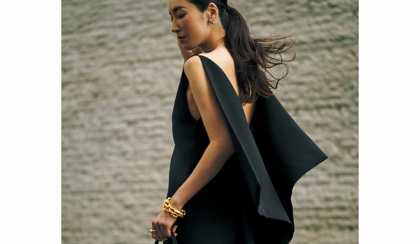 映画『プラダを着た悪魔2』で圧巻だったのが、ファッション誌の編集長として君臨し続けるミランダの迫力とオーラに満ちた装い。「ジルサンダー」を纏った立野リカさん