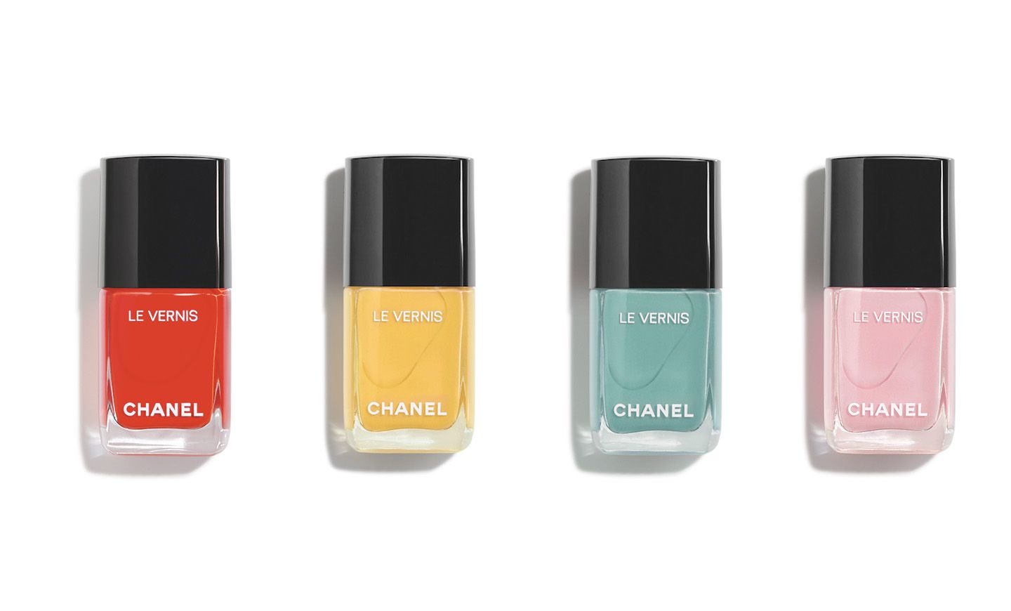 ヴェルニ ロング トゥニュ #592 、#590、#634、#588 各¥3,200(税抜・1月5日限定発売)©CHANEL