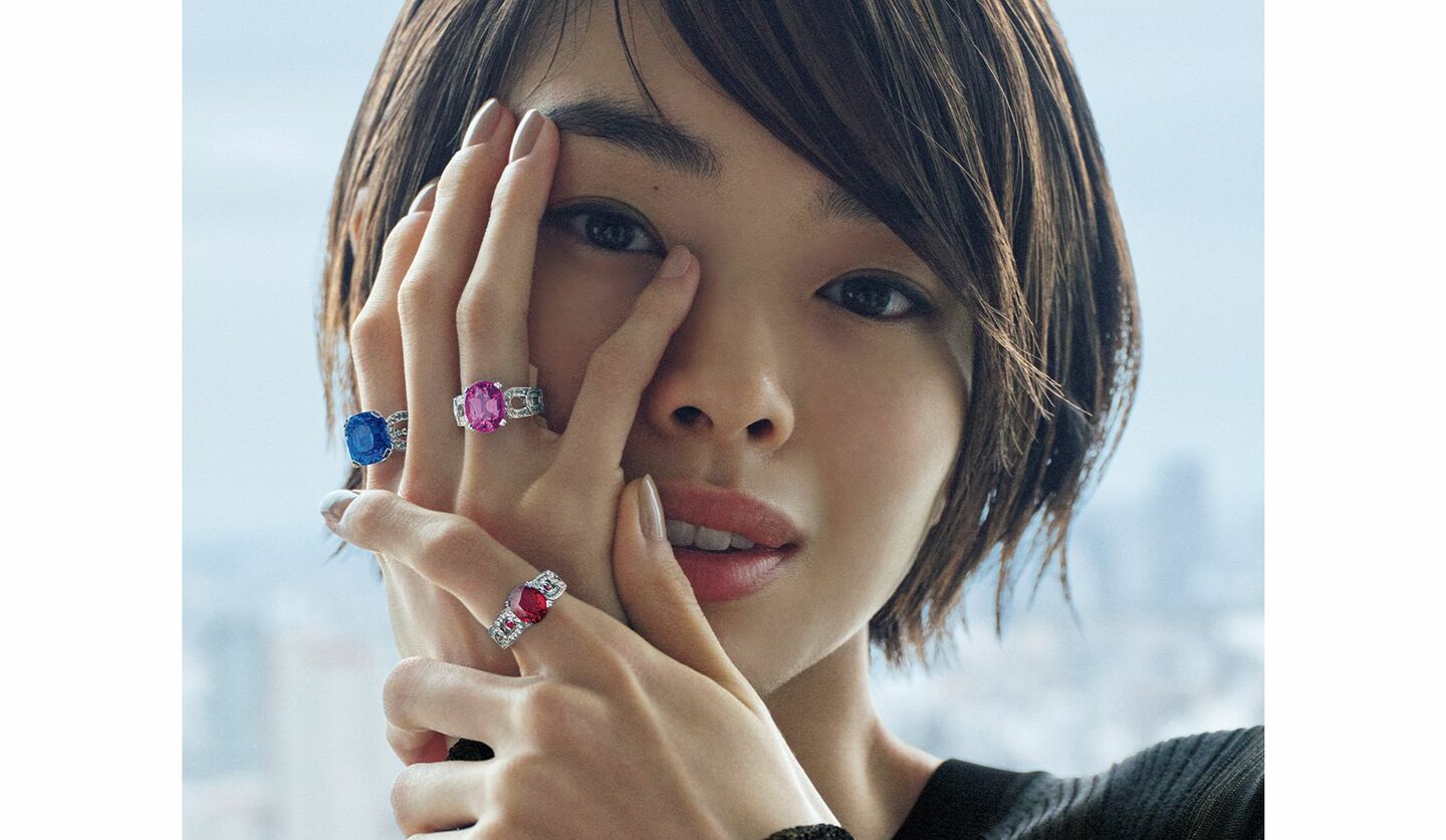 「フレッド」のハイジュエリーを纏った俳優の松井遥南さん