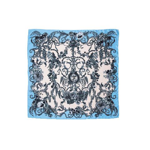 【縦90×横90cm】¥44,000(フェンディ ジャパン)