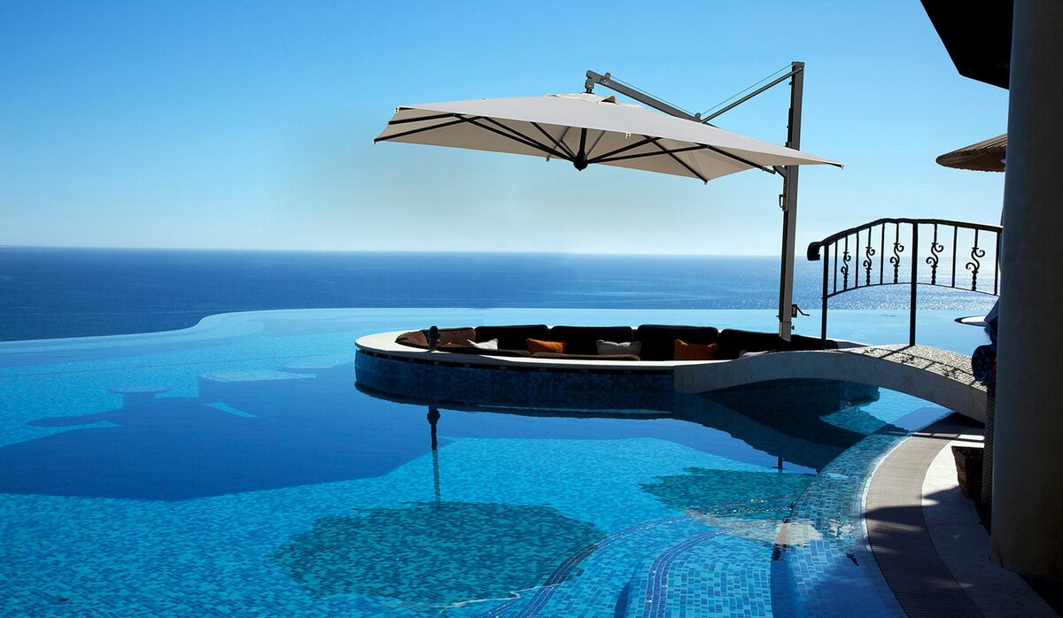 夏でも快適！カフェやテラスの「おしゃれなパラソル」、自宅に設置