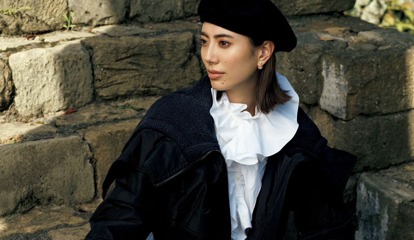 「ディオール」のウエアを着用したモデルの土屋巴瑞季さん