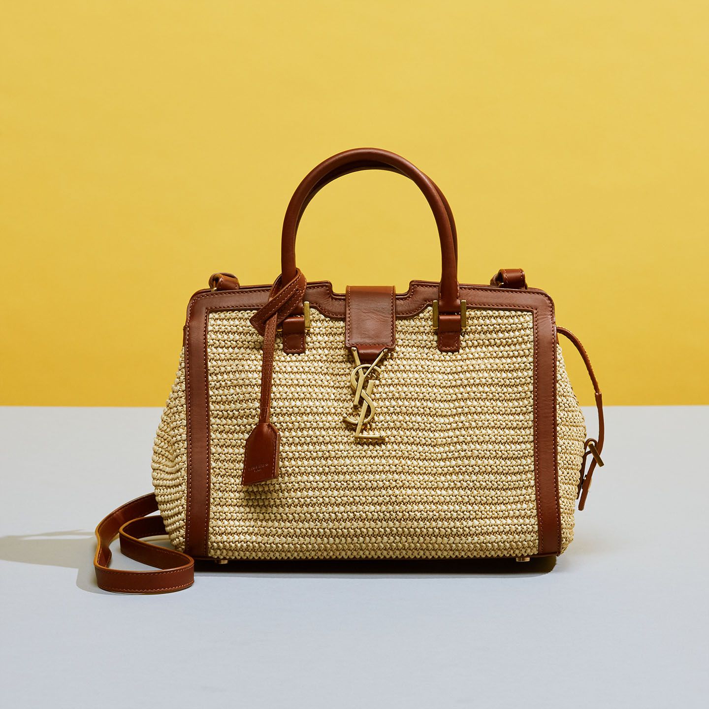 バッグ「モノグラム・サンローラン ベイビー・クラシック・YSLカバ」【縦19.5×横25.5×マチ12cm】¥195,000(税抜)