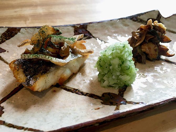 石堂橋 白つぐ タチウオの焼き魚
