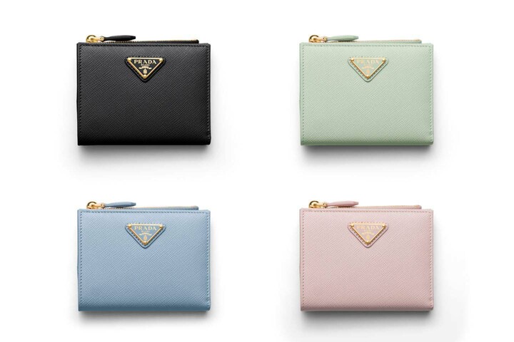 プラダの二つ折りウォレット