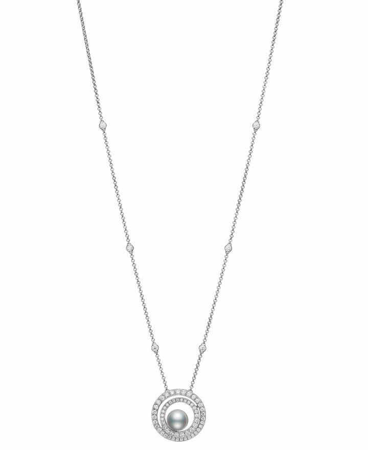 ペンダント¥3,630,000【素材：白蝶真珠・ダイヤモンド・18Kホワイトゴールド】