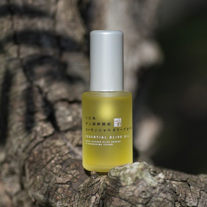 井上誠耕園産果実100% エッセンシャルオリーブオイル 30ml ¥10,000（税抜）