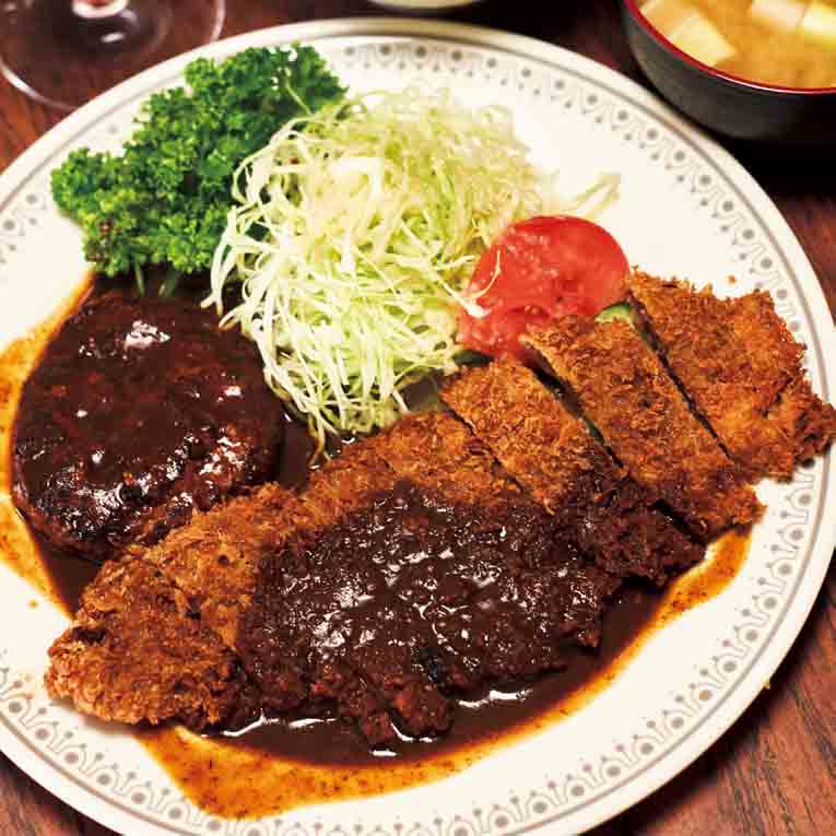 ビーフカツレツ定食 ハンバーグトッピング/秘伝のデミグラスソースをかけたビーフカツレツ定食。濃厚で、クセになる味わいだ。山本氏はいつもハンバーグをトッピングしているという。夜はこれにビールや赤ワインを合わせて楽しむのがお決まりだ。ビーフカツレツ定食1150円、ハンバーグトッピング300円