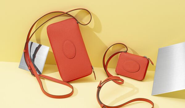 品格を日常に！「エルメス」の本命財布｜夏に映えるキャッチーな“カピュシーヌ”カラーで気分を上げて