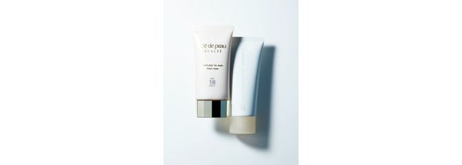 【Hand】左から／資生堂インターナショナル クレ・ド・ポー ボーテ クレームプールレマン SPF18・PA++ 75g ￥8,500［医薬部外品］、SUQQUセンティッド モイスチャライジングハンドクリーム YN SPF25・PA+++90g ￥4,000