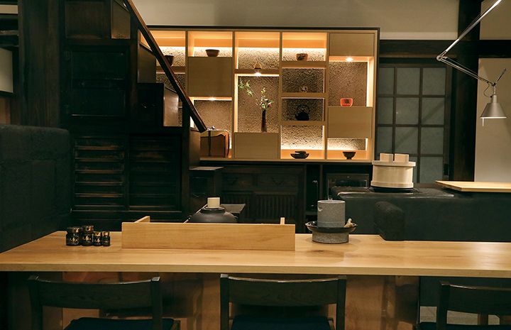 御種人蔘茶を、現代のライフスタイルに合った飲み方で楽しむことができるカフェ「御種人蔘茶房」