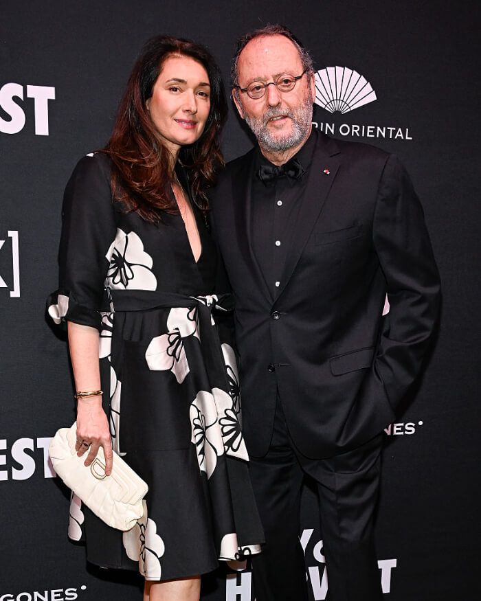 2025年4月22日、ニューヨークで開催された「City Harvest Presents The 2025 Gala : Carnaval」にて撮影。左は妻で女優のゾフィア・ボルツカ。
