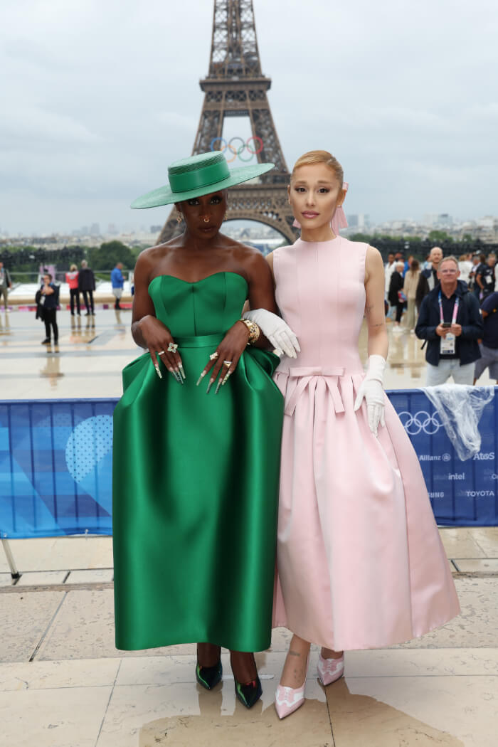 左は、シンシア・エリヴォ。