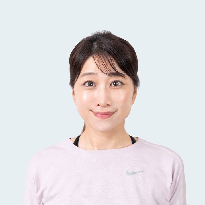 にっこりとしたつくり笑いがマリオネットラインに