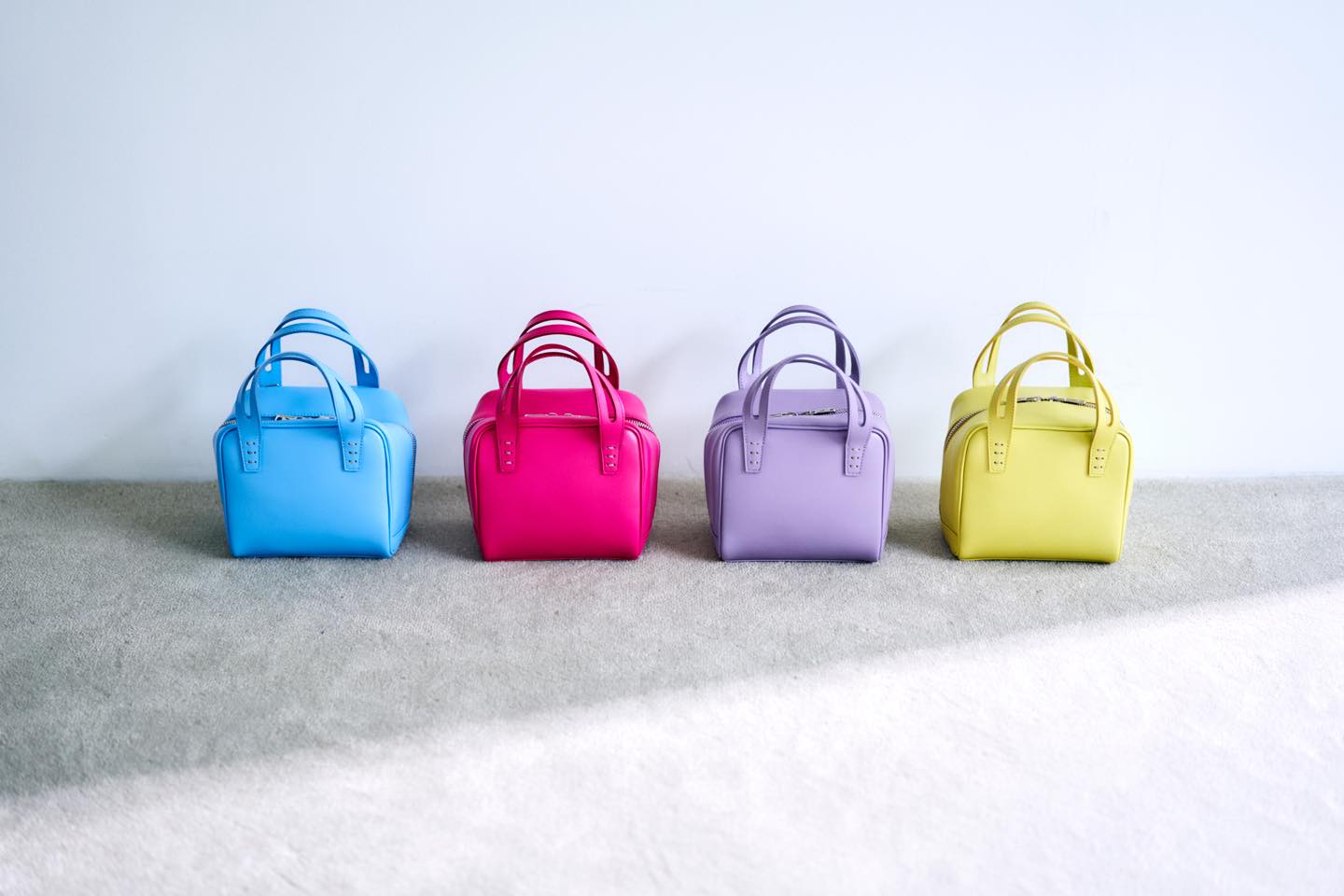 大人のかわいさが漂う、「HAPPY」のカラフルな春夏コレクション