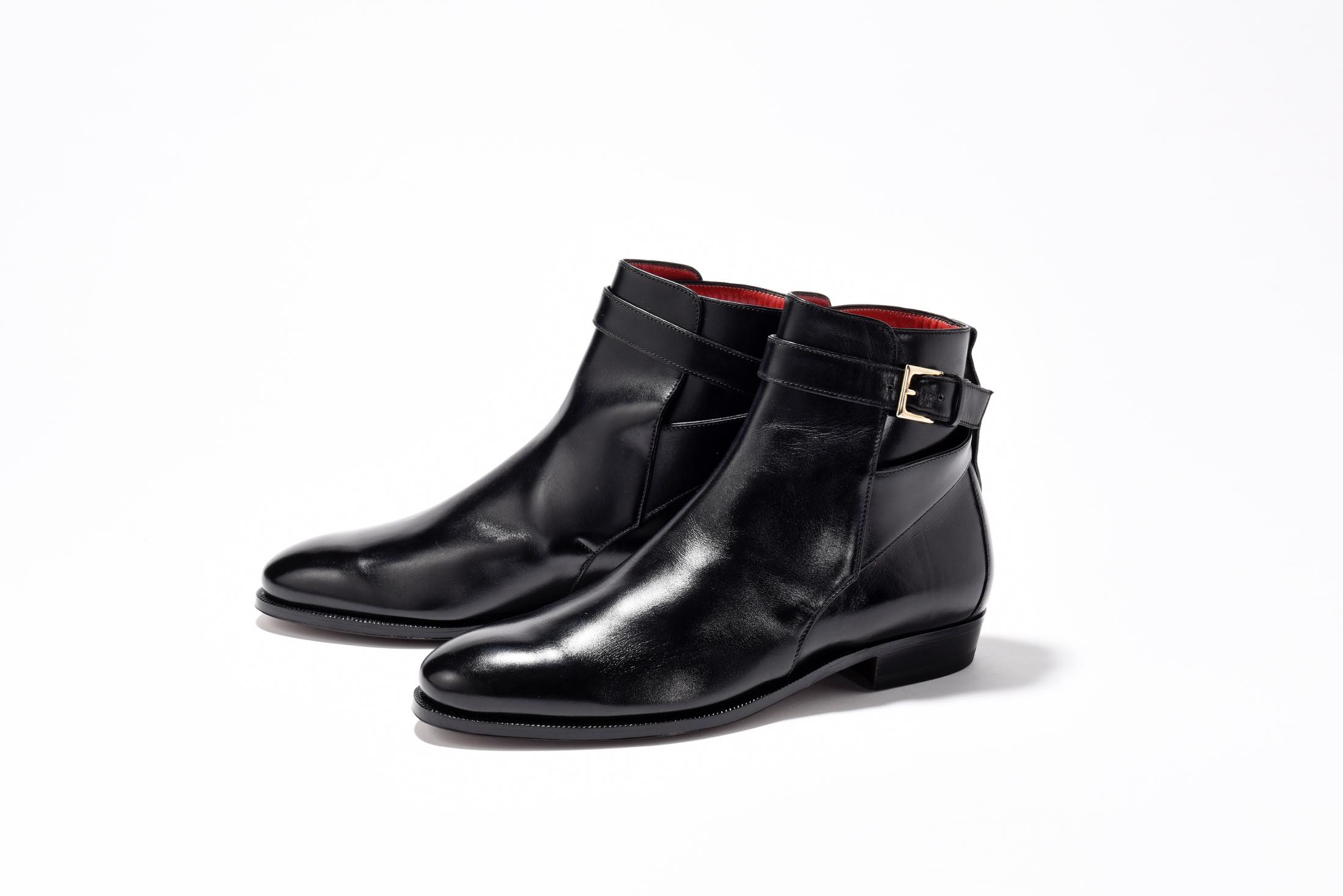 ブーツ¥150,000(レショップ〈レ ユッカス×レショップ〉)