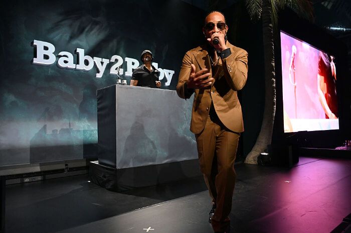 2025年11月8日、ウェストハリウッドのパシフィック・デザイン・センターで開催された「2025 Baby2Baby Gala」でのパフォーマンス。