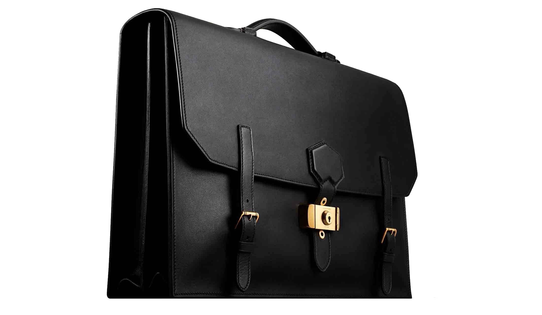 ダンヒル「デュークフラップブリーフケース」¥372,000 ※税抜き、参考価格