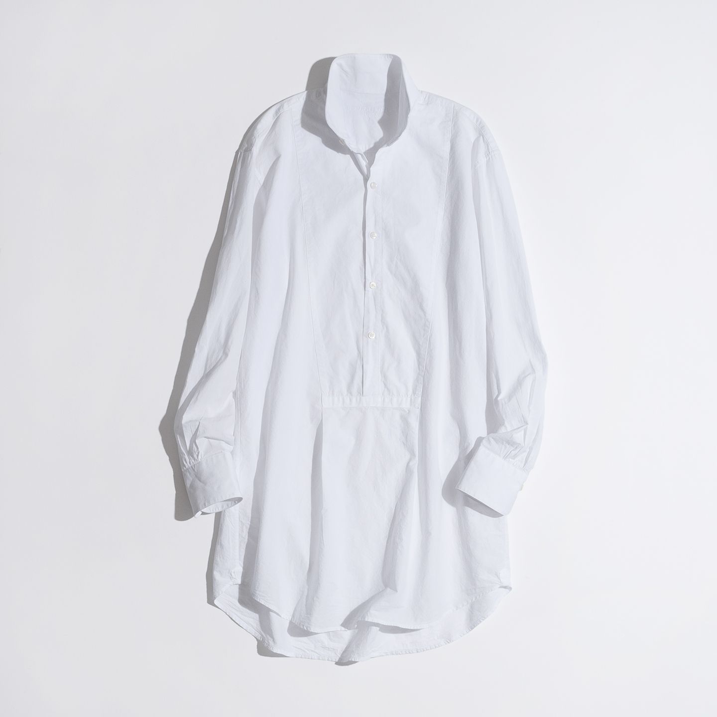 シャツ¥44,000(エスケーパーズオンライン〈BOURRIENNE〉)