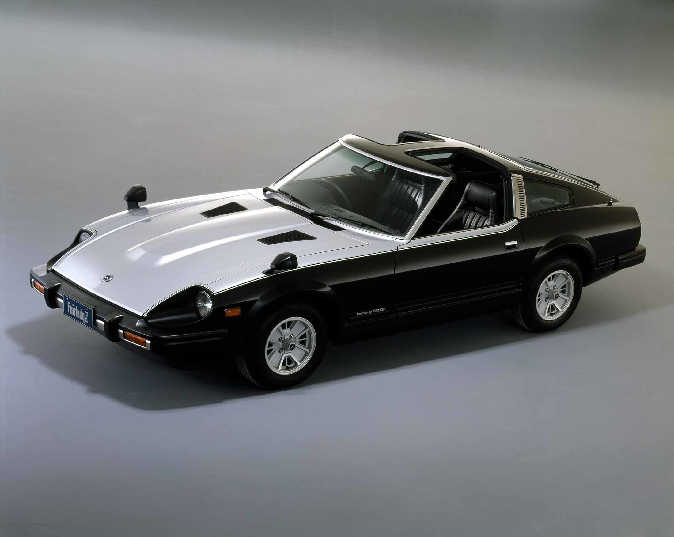 2代目(S130型)は1978~83年に販売。国産車で初めてTバールーフ付きを揃えた。