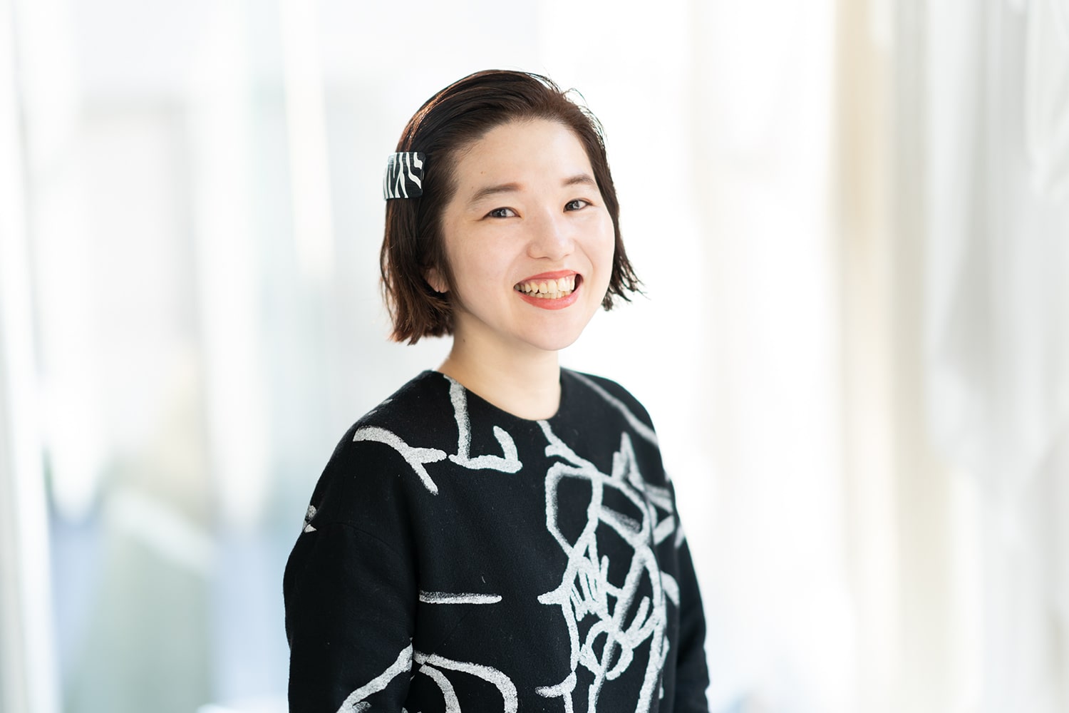 Rougy ヘアデザイナー・二階堂雪さん。アンチエイジングの美容法を模索中。「口の中に親指を入れ、口内マッサージをするとリフトアップ効果があるんですよ」