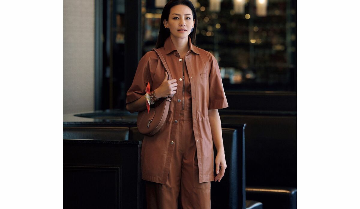 洗練された「エルメス」の極上レザーセットアップ｜スポーティなパンツ