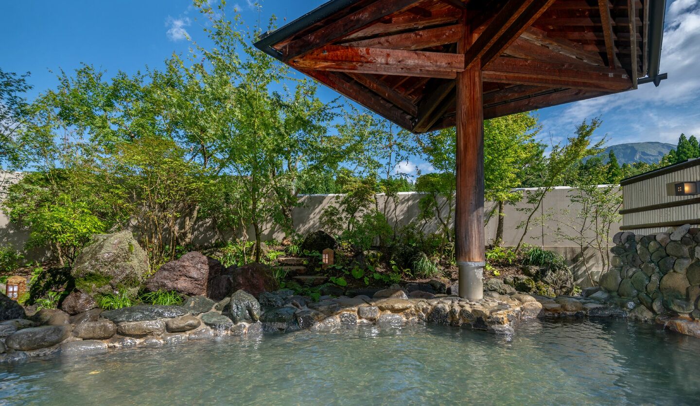 「亀の井ホテル阿蘇」の露天風呂
