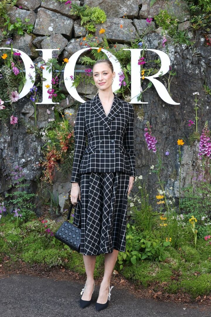 ファッションニュース_3,セレブ_3,大人コーデ_3,ジャケット_3,スカート_3