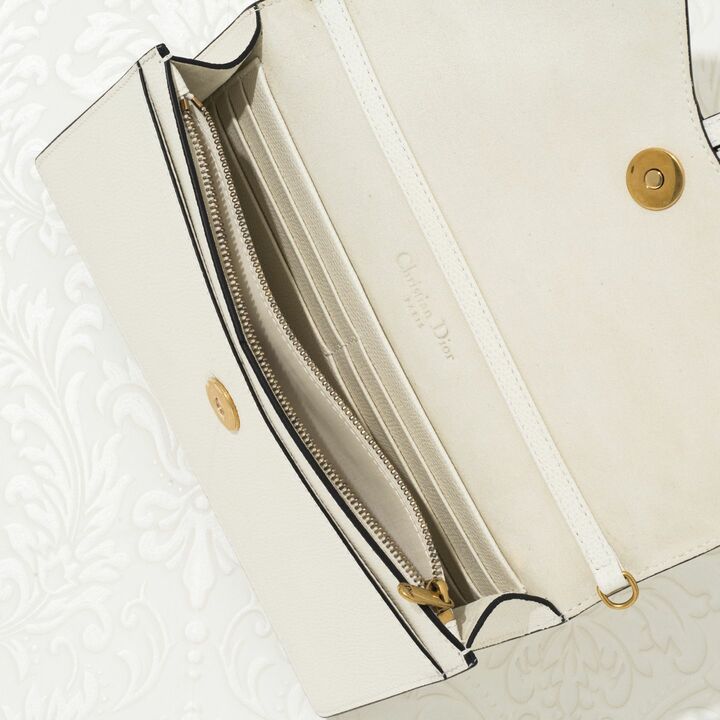 ウォレットチェーンバッグの中身の仕様