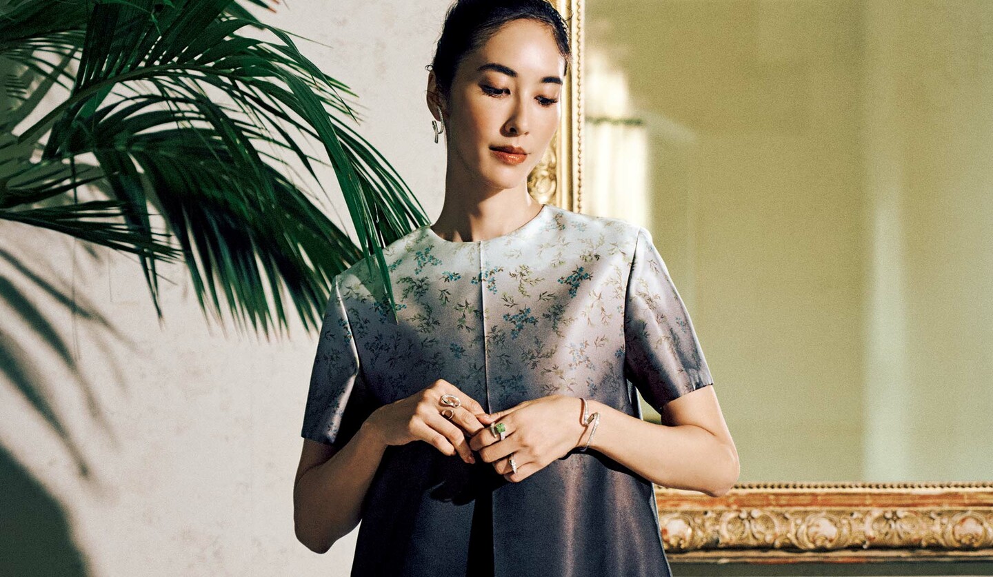 「ジルサンダー」のウエアを纏ったモデルの立野リカさん