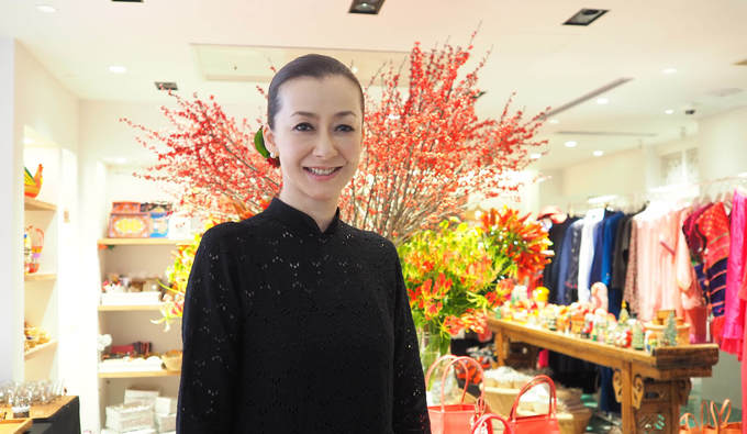 ハウスオブロータス　リネンハシゴ刺繍スクエアシャツ ブラウス　桐島かれん　白 ハウスオブロータス リネンハシゴ刺繍スクエアシャツ ブラウス 桐島