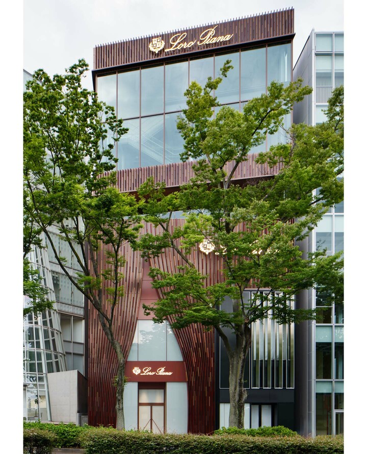 「ロロ・ピアーナ表参道店」のファサード