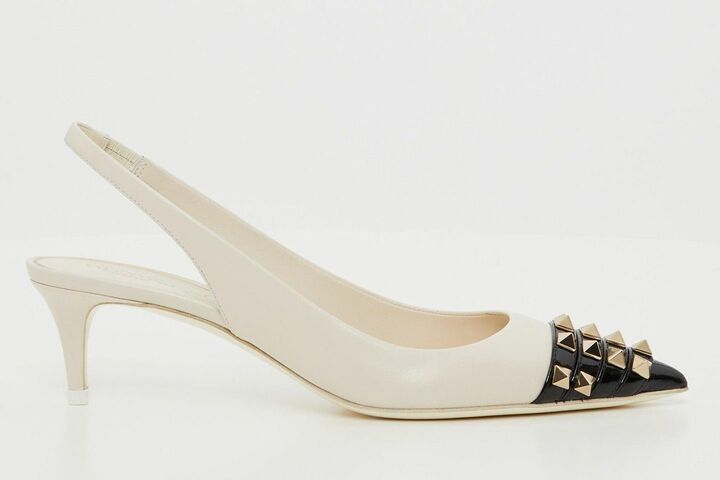 ポップアップ「ヴァレンティノ ガラヴァーニ ハイライト」の新作パンプス