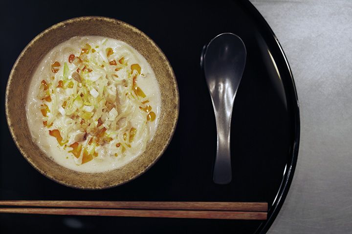 キャセイパシフィック・ラウンジの「ザ・ヌードル・バー」で提供される特製の麺料理