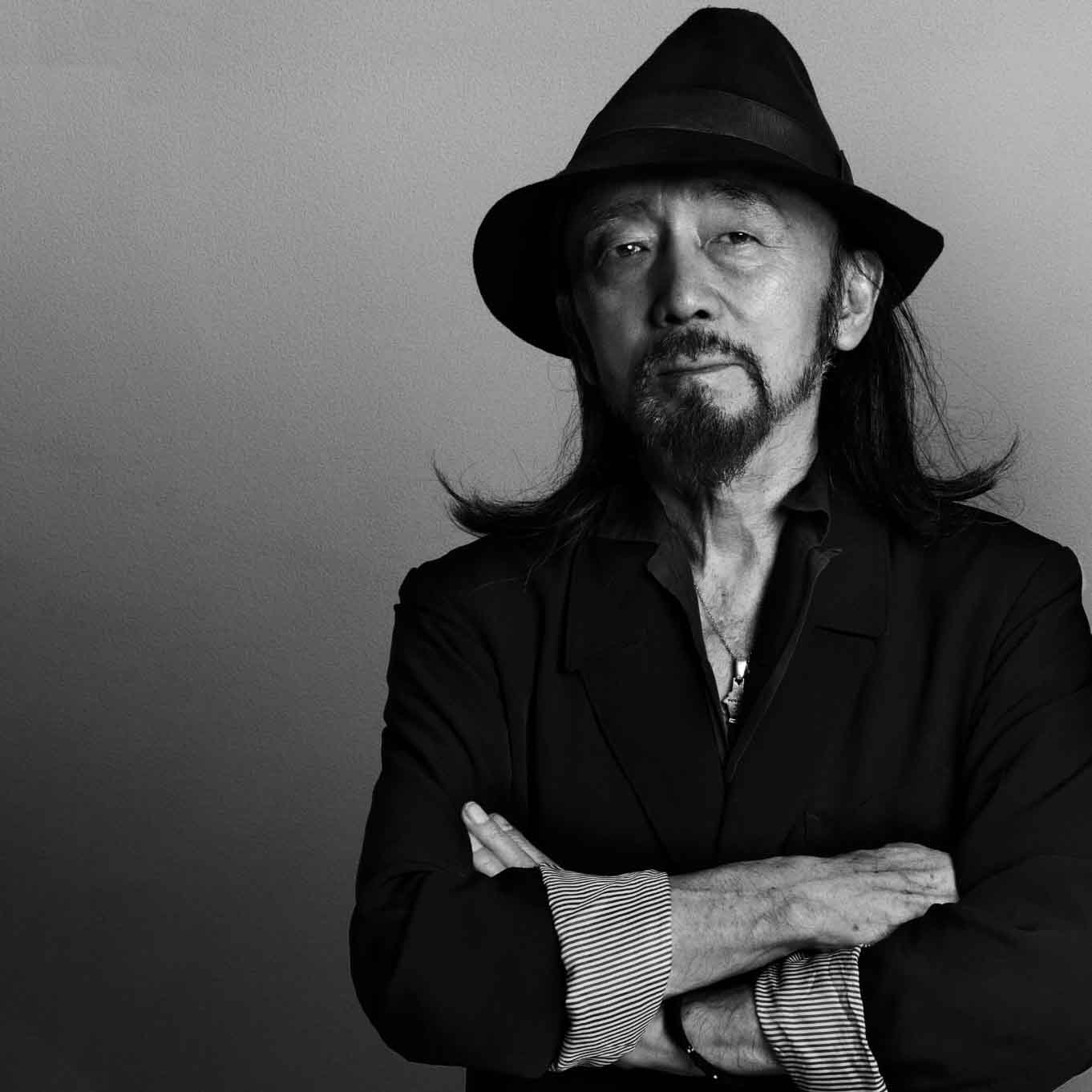 ファッションのみならず音楽にも才能を発揮する山本耀司は今年75歳。最高の伊達男だ!写真/操上和美