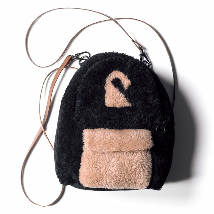 ミニリュック［縦21.5×横17×マチ10cm］￥98,000（CHIE IMAI）　[Precious2018年12月号298ページ] 　